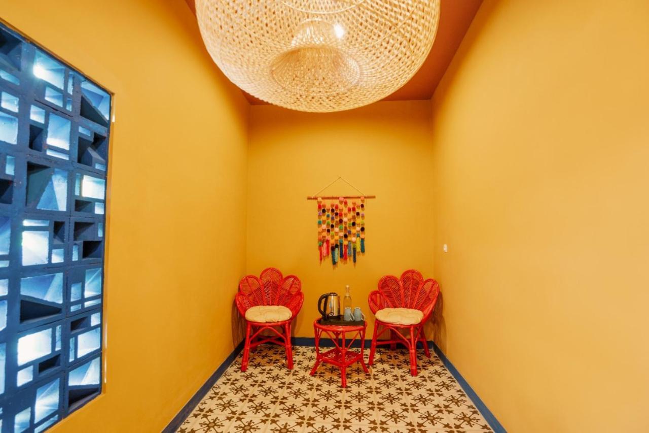 Por Aqui Stay & Dine Yogyakarta Esterno foto