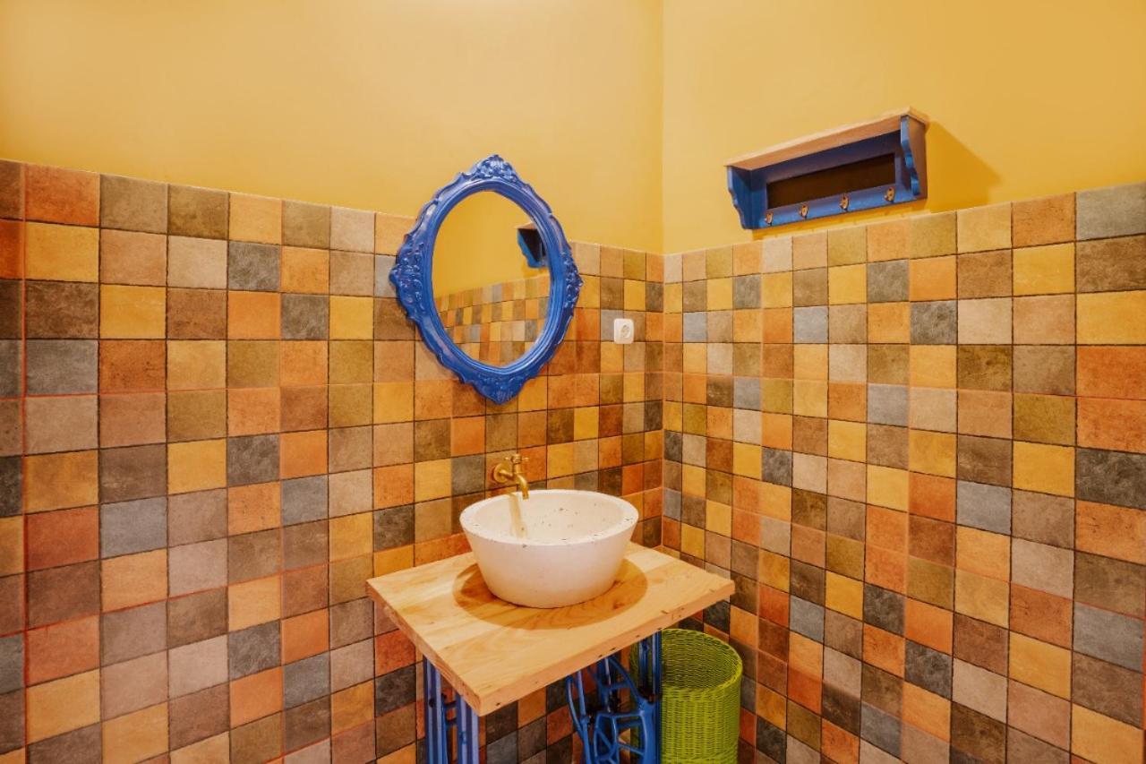 Por Aqui Stay & Dine Yogyakarta Esterno foto